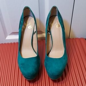 Colin Stuart heels women size 10